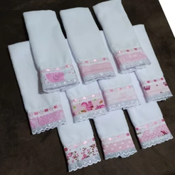 Kit com 10 Toalhinhas Fraldinhas de Ombro com Laise Passeio Modelo LUXO 100% Algodão Estampadas