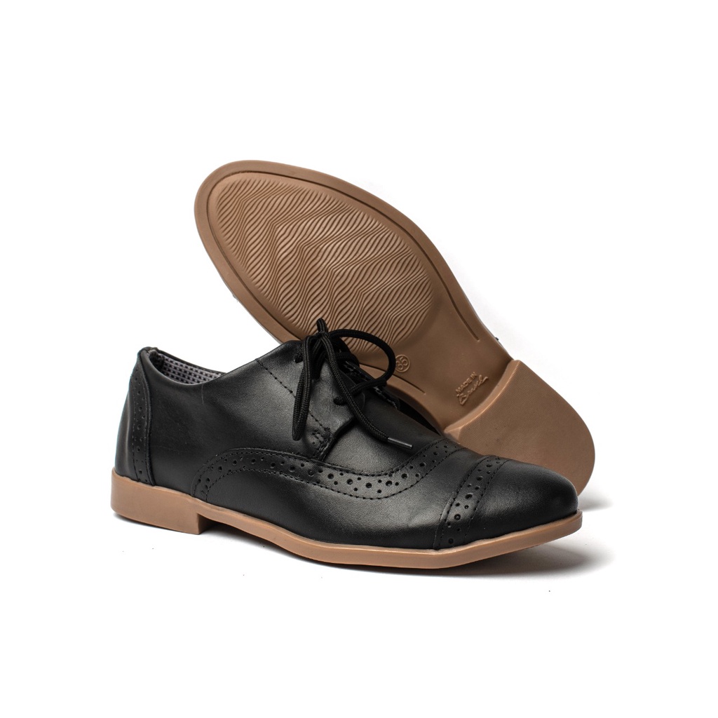 sapato feminino Oxford em couro