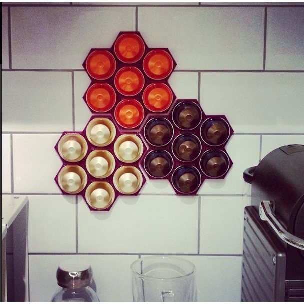 Suporte Porta Cápsulas Colméia Nespresso organizador de parede - fundo fechado