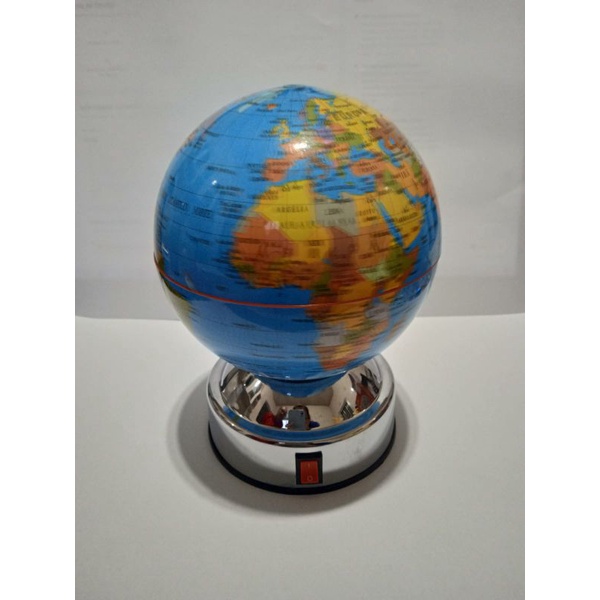 globo mundo terrestre (gira com bateria) tamanho 10,6x10x6