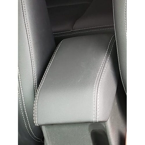 Capa Descansa Braço Central Tracker 2021