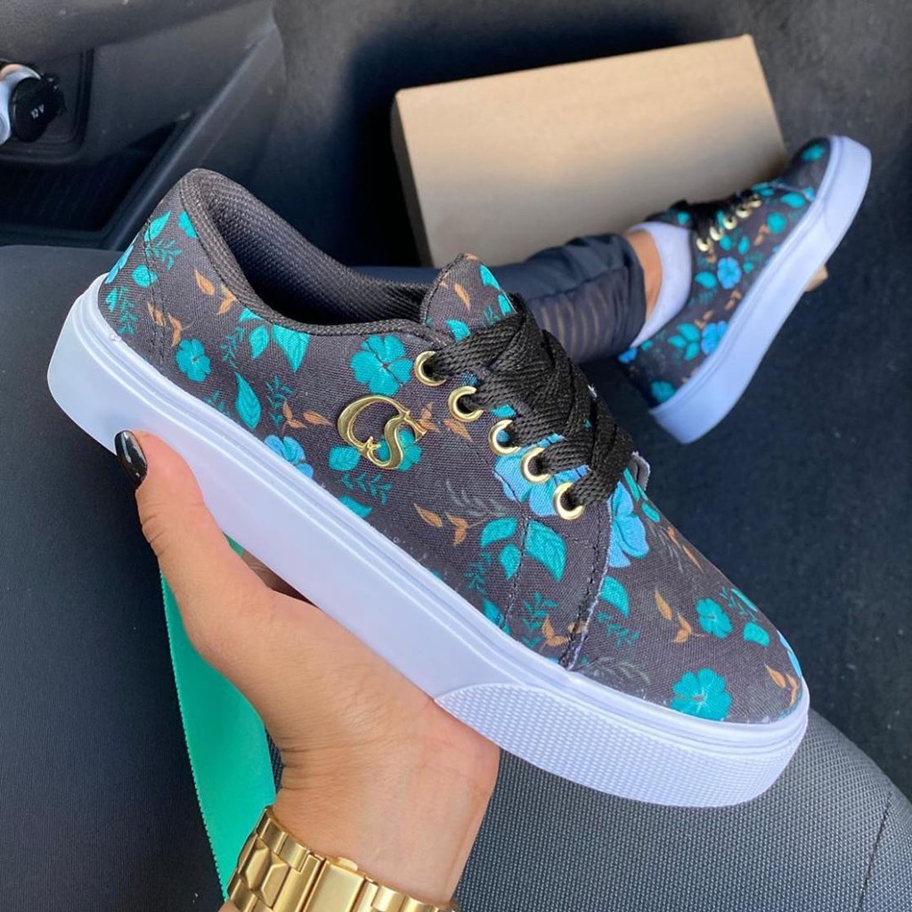 tenis nike feminino florido