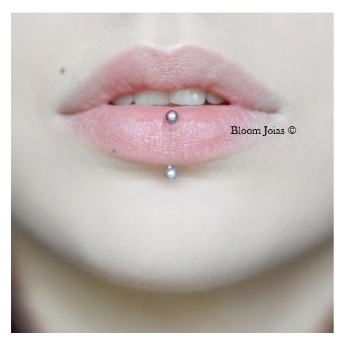 Piercing Vertical Labret Curvado Bananinha Aço Cirúrgico