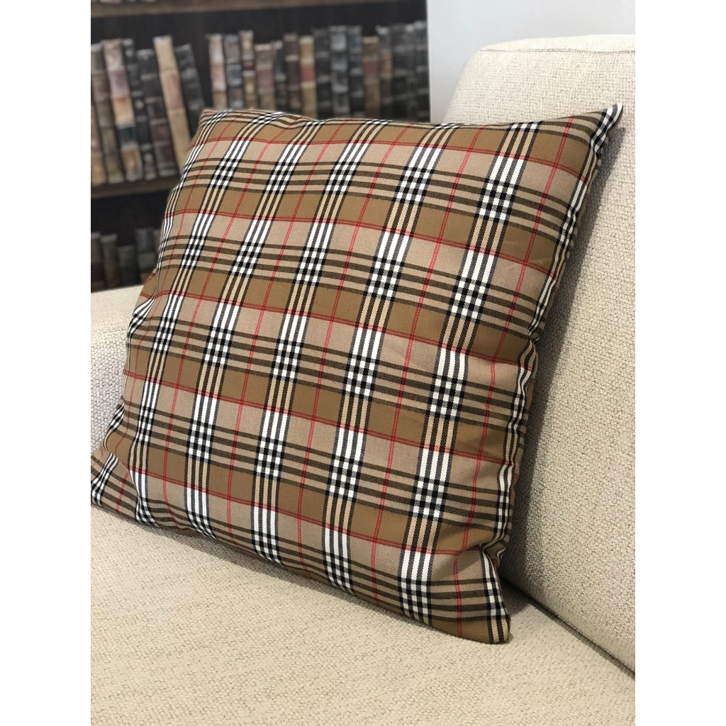 Almofada Burberry 30x30 CM
