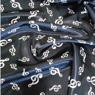 Tecido Cetim Estampado Música Preto/ Branco/ Vermelho - Tamanho 1,00m x1,50m