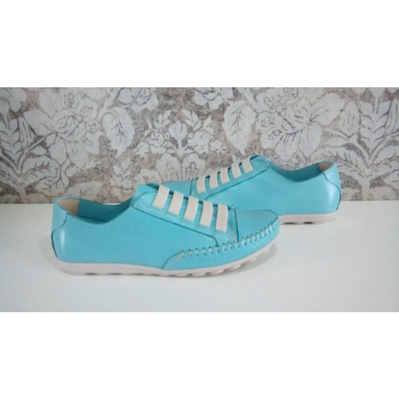 Sapatenis Feminino em couro