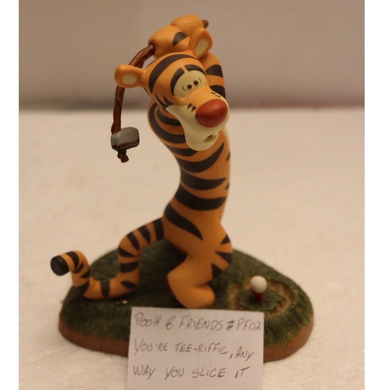 (REF 30 - POOH) ESTATUA - DISNEY - PF 02 URSINHO POOH AND FRIENDS YOU'RE TEE RIFFIC, ANY WHY YOU SLICE IT JOGANDO GOLF TIGRÁO PORCELANA
