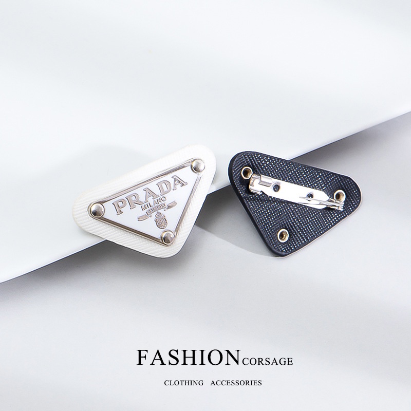 Prada Broche Acessórios de Moda Pino do Logotipo do Triângulo Invertido