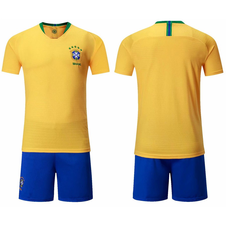 conjunto de roupa de futebol