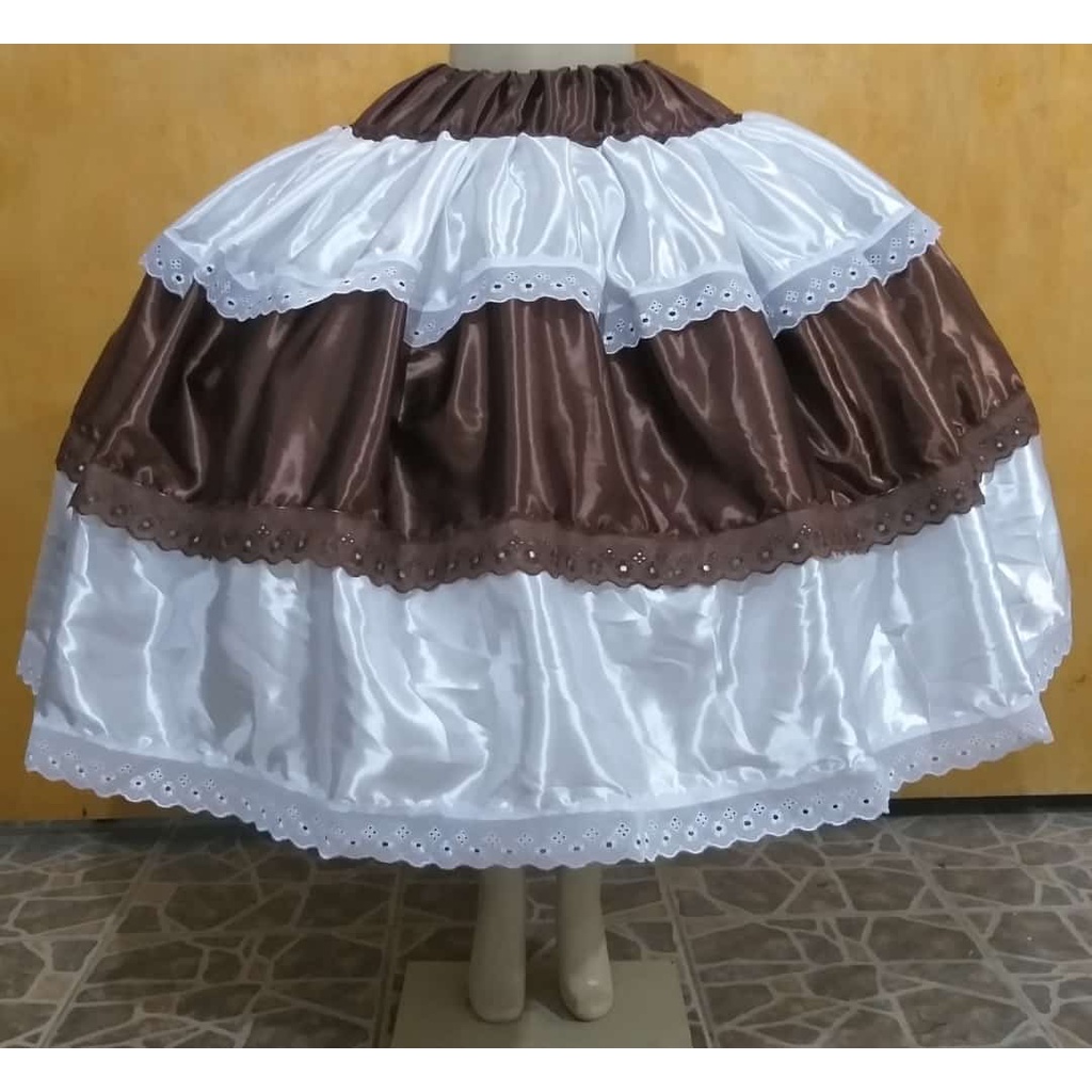 SAIA DE CETIM MULTICOLOR BRANCO E MARROM COM BORDADO INGLÊS ENTRE AS CAMADAS - UMBANDA E CANDOMBLÉ