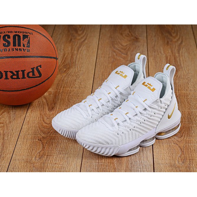 nike lebron branco