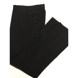 Calça Social Alfataria Adulto Masculino Modelo tradicional, corte reto  Bolsos frontais discreto e traseiros com botões Cor preto Tamanhos 36, 38, 40, 44, 46, 50 e 54 Sem barra Fechamento em zíper, colchete de gancho escondido e botão