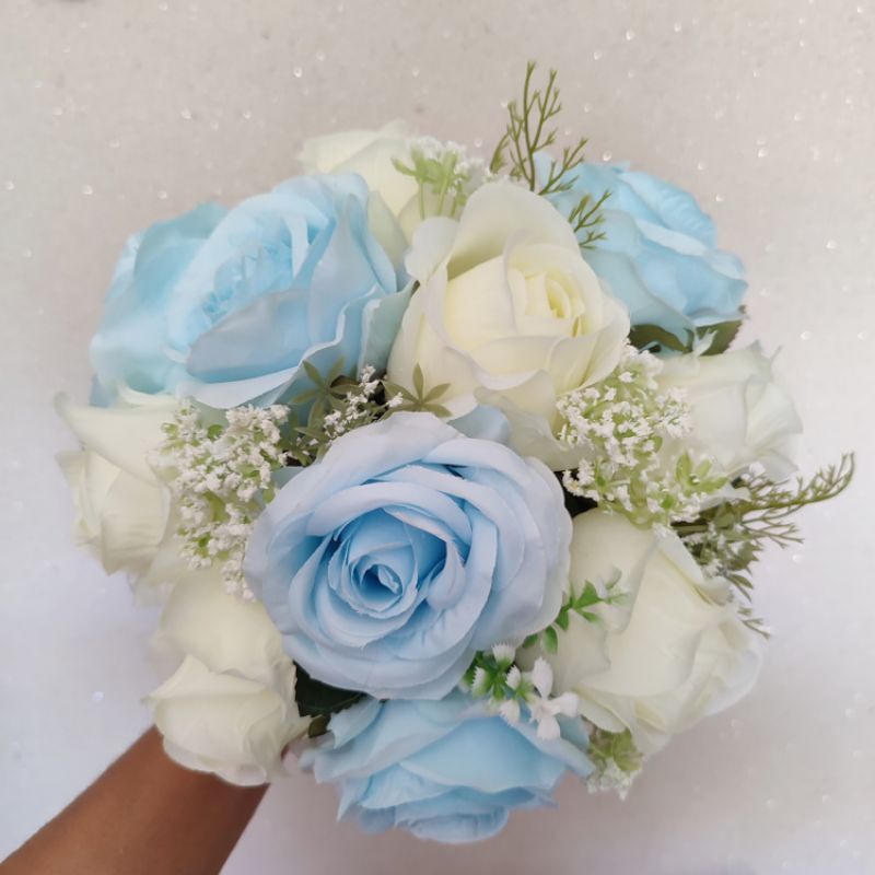 Buquê de noiva flores artificiais realistas branco e azul serenity | Shopee  Brasil