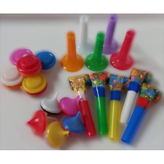 Kit 5 Mini Brinquedos Tradicionais Língua de sogra Ioiô Corneta Pião