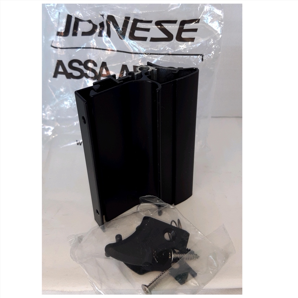 Trinco Bate Fecha Lateral Udinese Cod 7750 Cor Preto (não serve para vidro temperado)