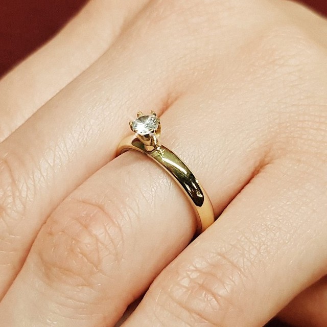 Solitário anel dourado e prata casamento 2mm aço inox