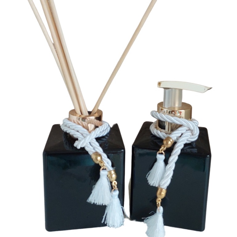 Kit 02 Frascos de Vidro Para Lavabo Cubo 250ml Onix Com tampa Difusor Luxo + Válvula Saboneteira Super Luxo + Varetas