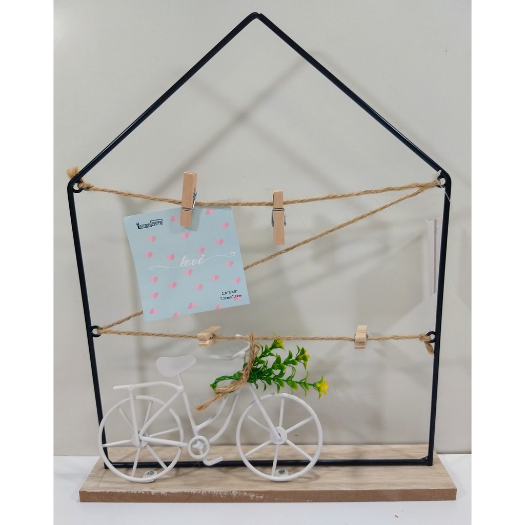 porta retrato de parede mural com bicicleta em metal para foto com varal de sisal e mini prendedor madeira p/ decoração