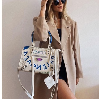 bolsa balenciaga, estampa grafite, couro ecologico, com alca transversal