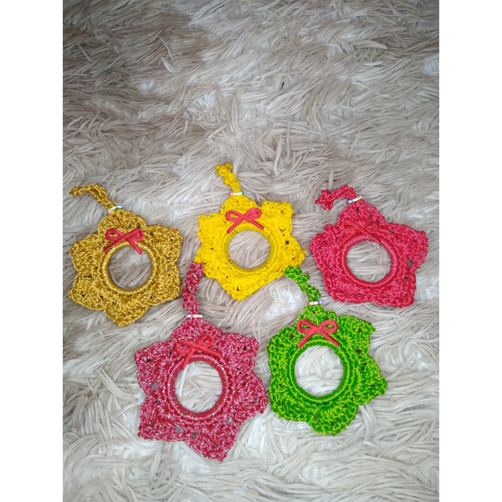 Mini Guirlanda Para Enfeite De Árvore De Natal Feito em Crochê. | Shopee  Brasil