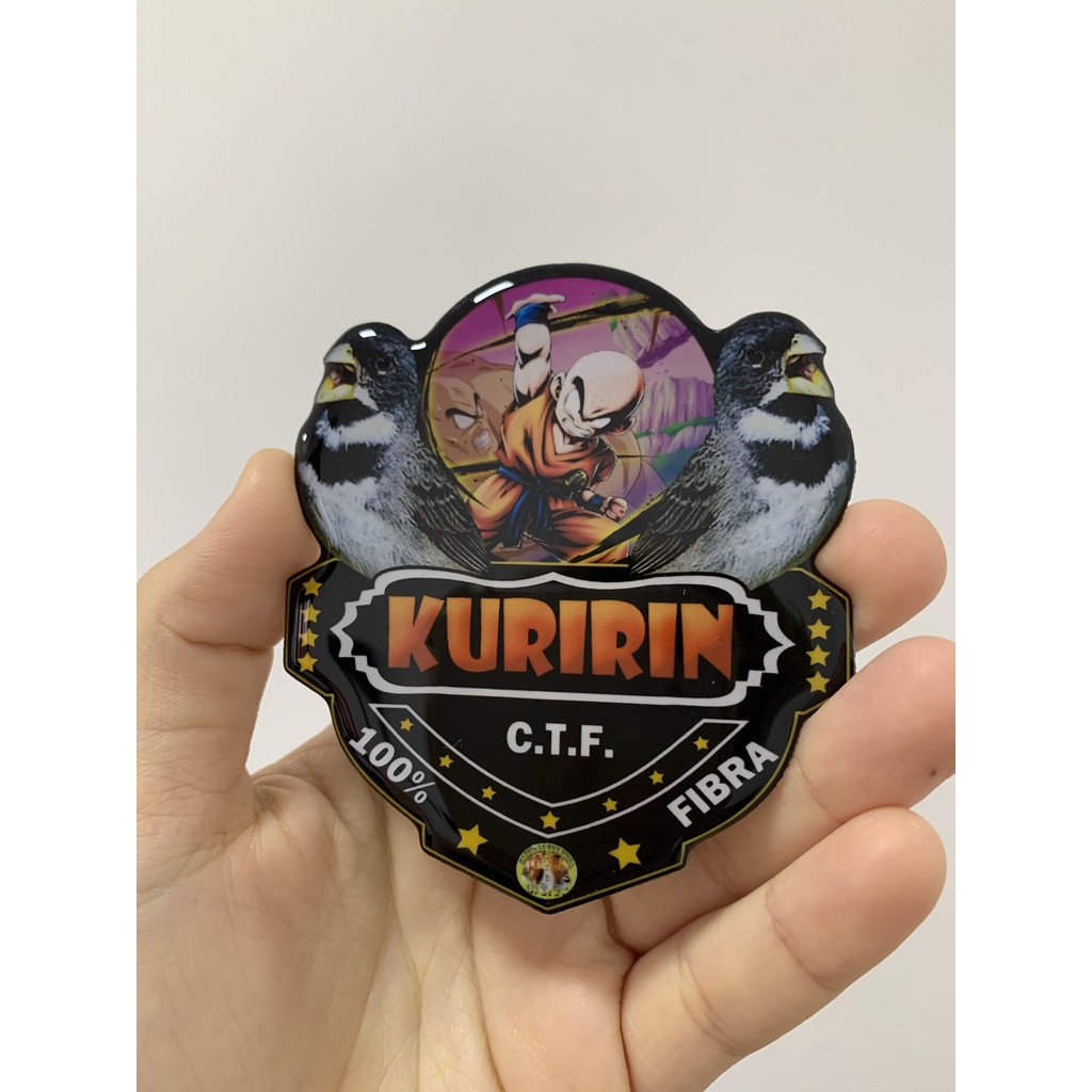 Placa de Gaiola Personalizada para Pássaro Resinada dragon ball kuririn coleiro, trinca, galo campina, sabiá, frade, chachao, pintassilgo, curió, azulão, sibite, calopsita, bico veludo, bigodinho, tiziu,tarin, tie sangue, tico tico, pardal