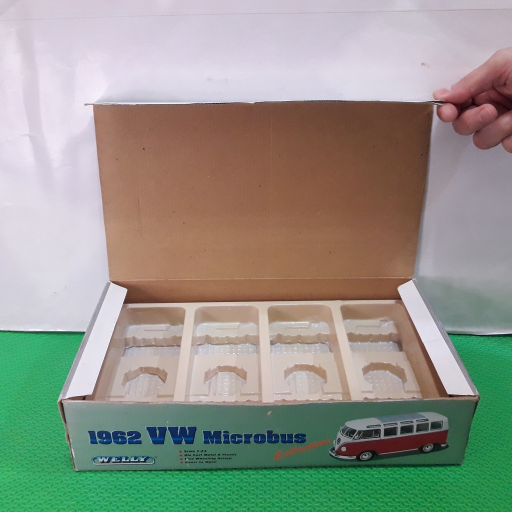 Caixa Vazia Antiga Usada Colecionável de Miniatura de Carro Carrinho Kombi Volkswagen 1962 Microbus Na Escala 1/24 da Welly  Original dos  Anos 90