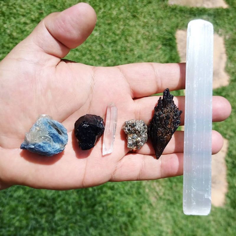 KIT ESPECIAL PIRITA, CIANITA NEGRA, QUARTZO, CIANITA AZUL, TURMALINA ...