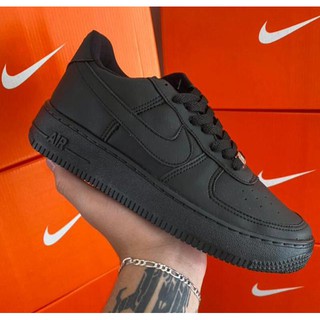 Air force hot sale preto fosco