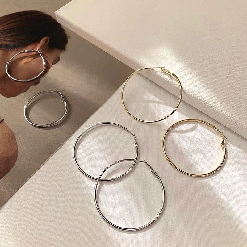 BRINCOS DE ARGOLA LISO - PRATA E DOURADO tamanho GRANDE. em Oferta na Shopee