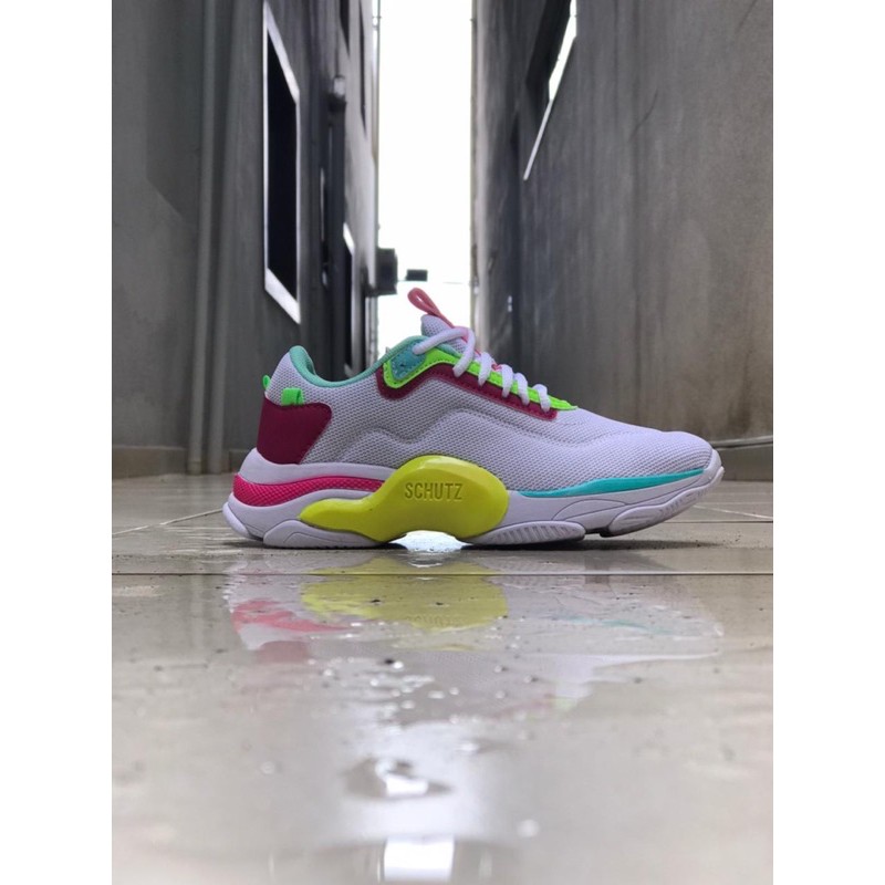 sneaker rush white pop neon