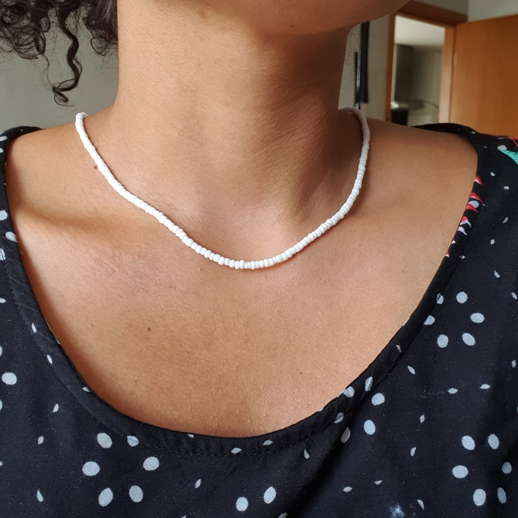 Colar/choker feminino miçanga cor branco MIÇANGA 2MM (Miçanga P - Fininha) AU12