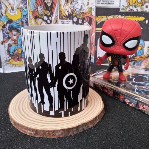 Caneca personalizada Vingadores Capitão América Hulk Thor Homem de Ferro Viuva negra Gavião arqueiro Marvel