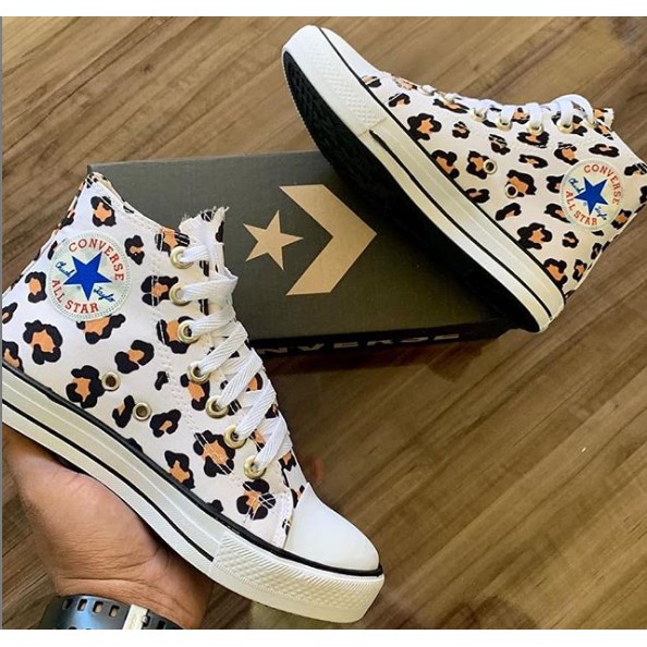 tênis all star estampa onça