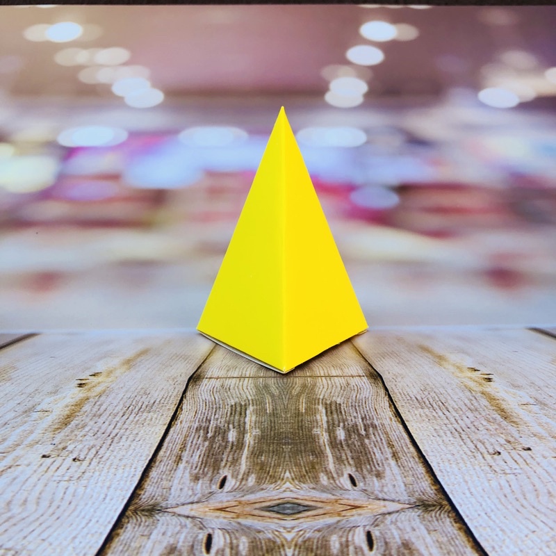 8 caixa cone pirâmide lembrancinha festas doces cores e temas AMARELO 77.3 em Oferta na Shopee