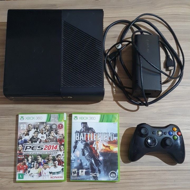 Video game xbox 360 bloqueado original com 2 jogos fisicos Escorrega