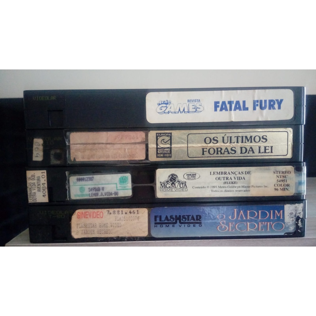 04 fitas VHS originais (*sem capa) gêneros variados