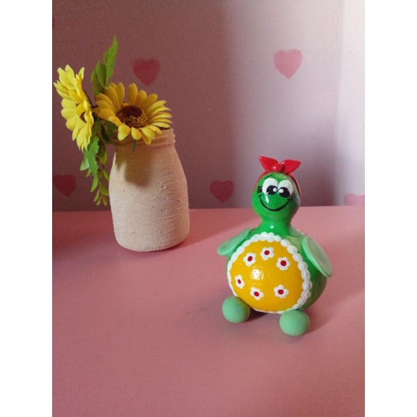 Tartaruga de cabaça feita artesanalmente.