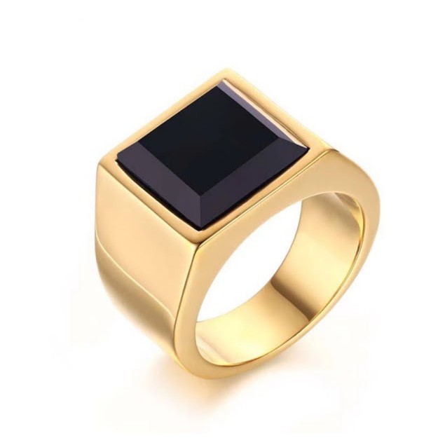 Anel Comendador Masculino Pedra Preta Onix Natural Banhado A Ouro 18k Aço Tiânio