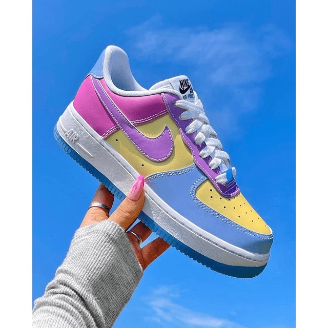 Tênis NIke Air Force Que Muda de Cor No Sol UV Reactive Feminino