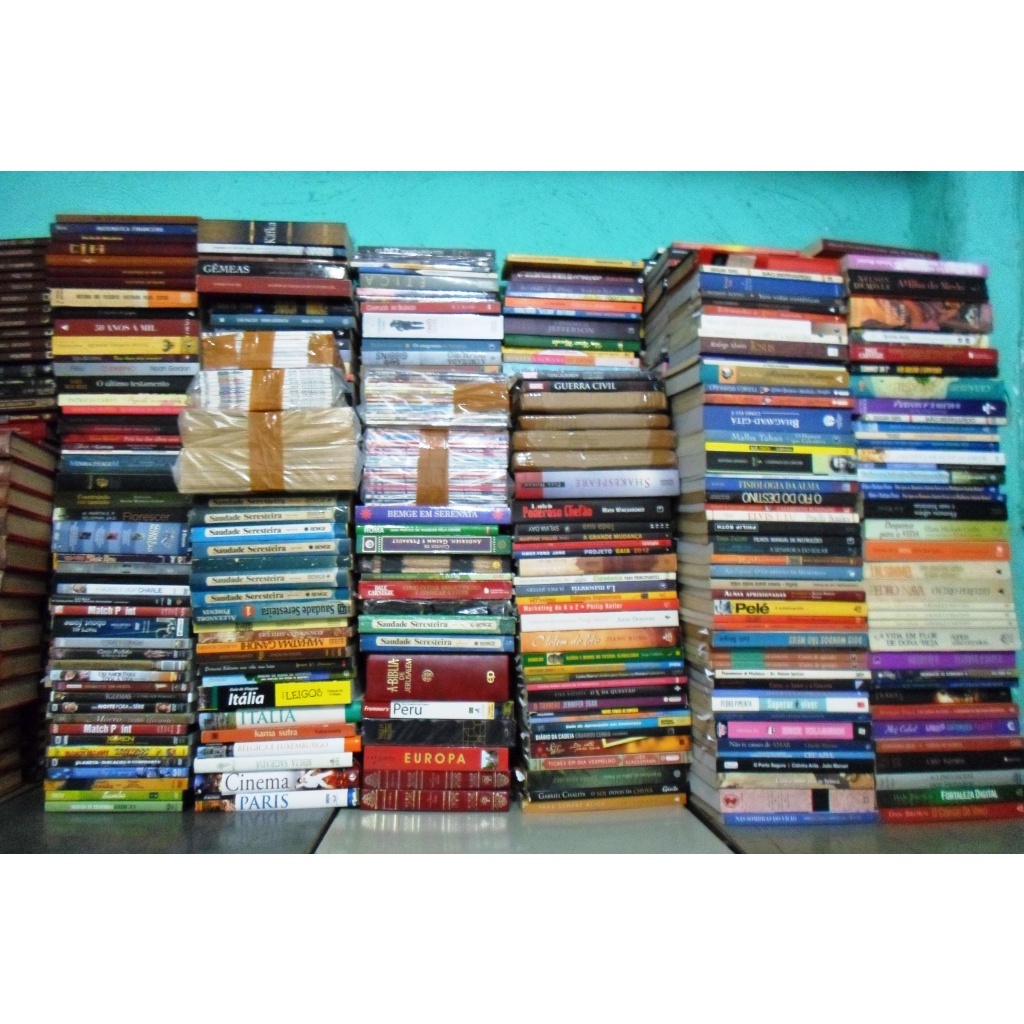3 livros  só 23,99,00 R$ Barato - Envio Aleatório - Sortido - Pedagogia, Literatura Brasileira, Sociologia, Romance auto ajuda, poesia,ficção,espirita,suspense