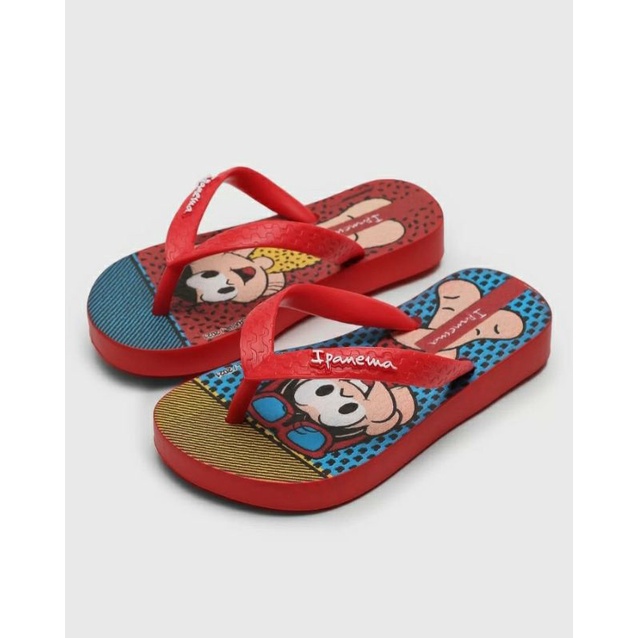 Chinelo infantil turma da Mônica da marca Grendene na cor vermelha com desenhos Magali e Mônica.