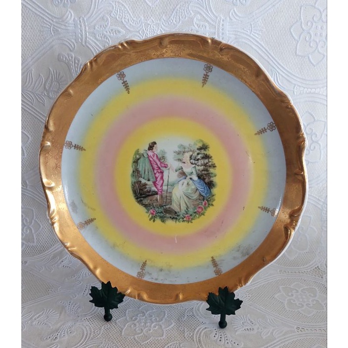 Prato Em Porcelana Steatita Com Cena Galante Para Decoração