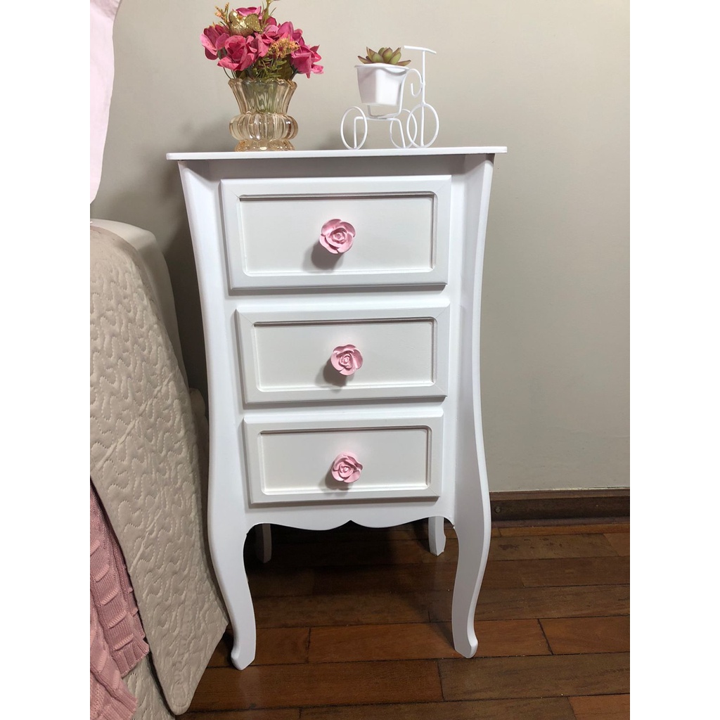 Mesa de Cabeceira 3 Gavetas Para Quarto de Menina Puxador de Flor Rosa