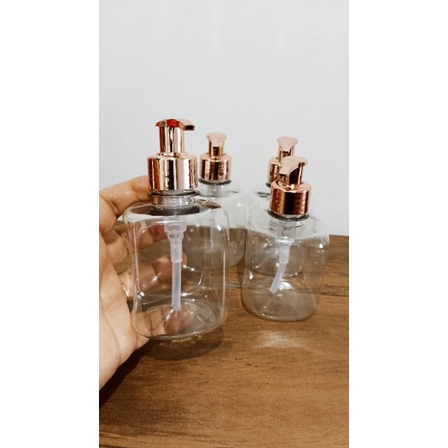 2/4/7 Frascos saboneteira em (Plástico flexível) 250ml quadrado com válvula spray rosé ou transparente.
