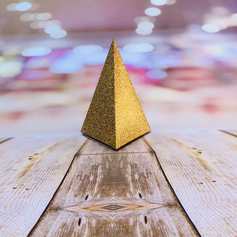 8 caixa cone pirâmide lembrancinha festas doces cores e temas GLITTER OURO 77.14 em Oferta na Shopee