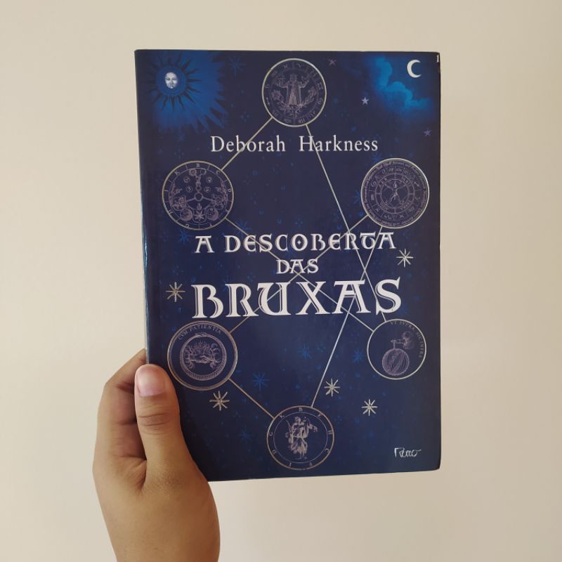 Livro A descoberta das bruxas | Shopee Brasil