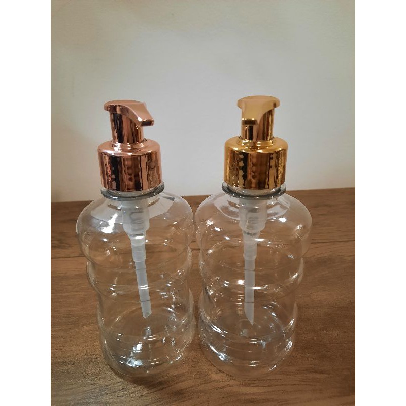 3 Frascos pet cilindro com detalhes 250ml com válvula pump saboneteira dourada, prata, rosé, preta, branca, transparente.