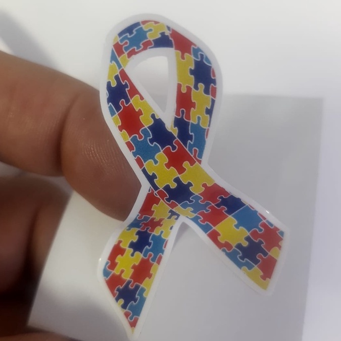 Kit 10 Adesivos em Vinil Branco Brilho - Símbolo do Autismo 6 x 3,9 cm