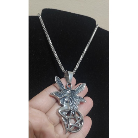 Cordão com Pingente em Aço Inox Deusa com Pentagrama Wicca