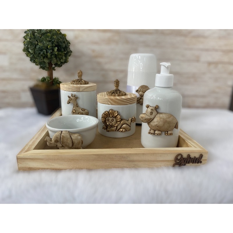 kit higiene do bebê porcelana com pinus Safari retro rústico com nome do bebe